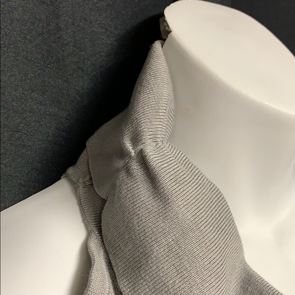 A beautiful gray open shoulders sweater! Gorgeous - Picture 3 of 7